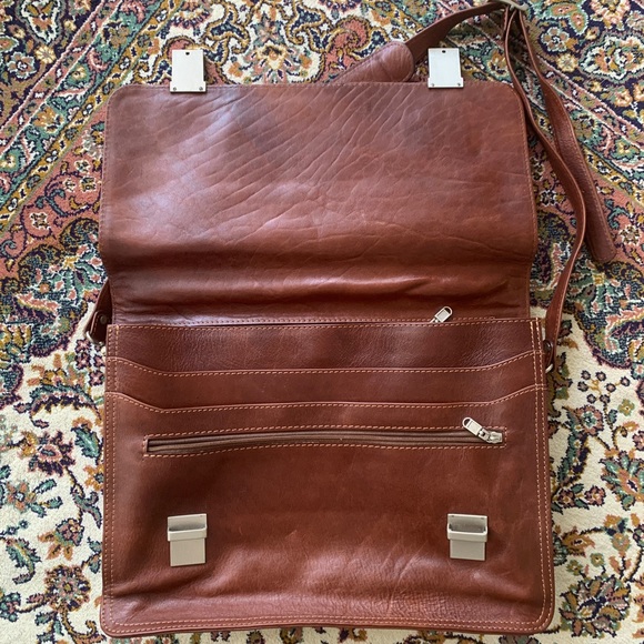 Unisex Leather Brown Bag NWOT, but it was in my wardrobe for a while - Picture 16 of 17